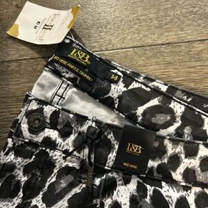 Cheetah print Judy Blue pants size 14